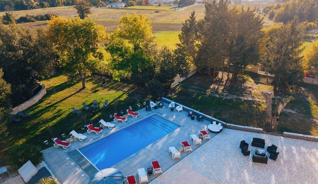Gîte Marianne au Domaine Pagnon Gironde: quiet, heated swimming pool near Bordeaux