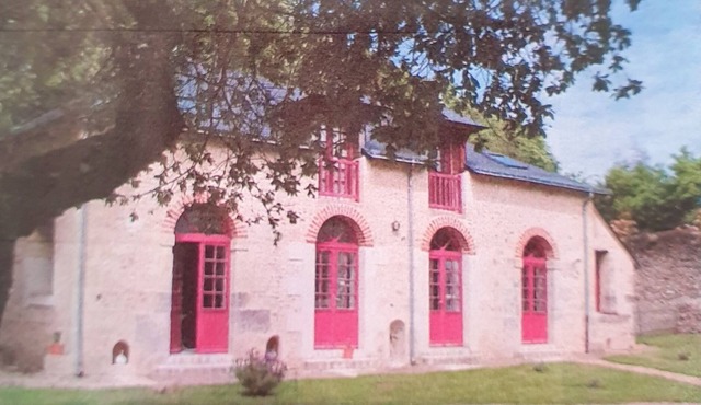 Gîte Mignonerie château de Jallanges for 18 pers & private pool (12x2.5m)
