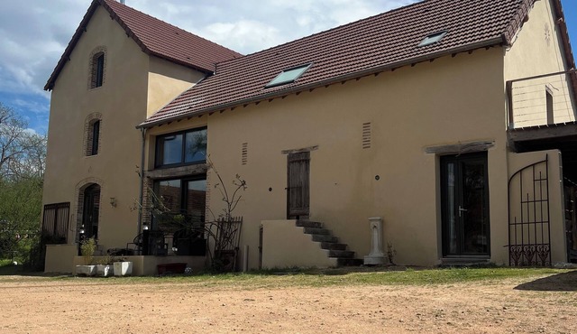 Gîte Moulin de Beaurevoir with swimming pool near Vichy