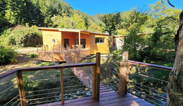 Gîte near Lac du Salagou in Hérault. Dragonfly lodge in the heart of nature