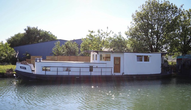 Gîte Péniche Mon'ro near Strasbourg