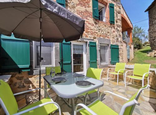 Gîte paisible rénové à St Just, terrasse privée, randonnées, proche Puy en Velay - FR-1-582-343