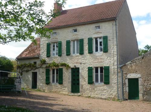 Gîte paisible à Ébreuil avec jardin, animaux acceptés - FR-1-489-19