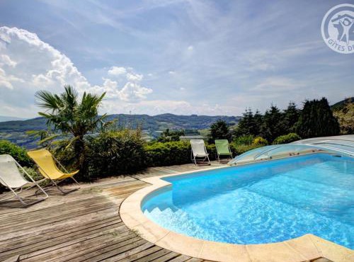 Gîte paisible à Valfleury avec vue imprenable - FR-1-496-99