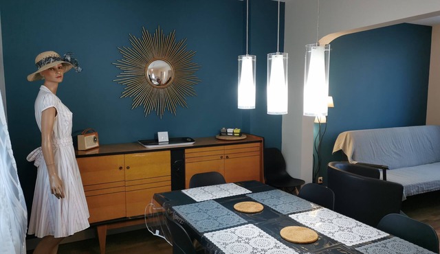 Gîte Poitiers1950, 1à9Prsn, sleeps 5, 4Pkgs 14mn Futuroscope, Eco-Responsible