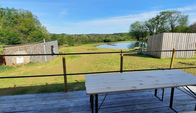 Gîte Pour 4 Personnes Situé à 3km Entre Pompadour et Lubersac Avec Étang Privé