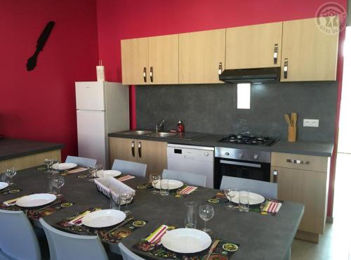 Gîte pour 8 à Aniche, jardin privatif, parking, Wi-Fi - FR-1-510-156