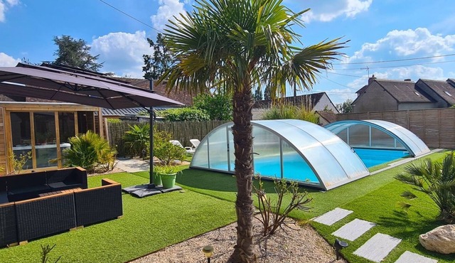 Gîte pour15 PERSONNES avec piscine et jacuzzi au coeur des châteaux de la Loire