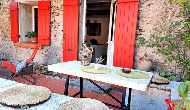 Gîte private terrace, swimming pool, nature