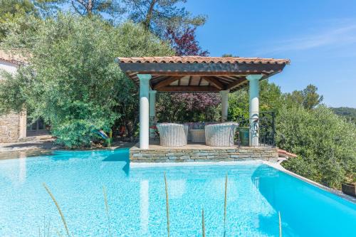 Gîte proche Aix Marseille piscine