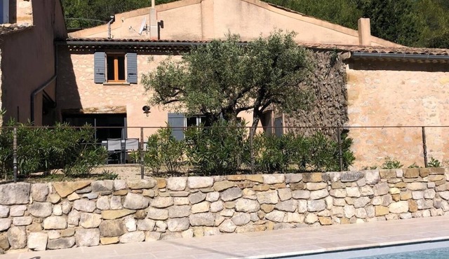 Gîte Provençal Avec Piscine