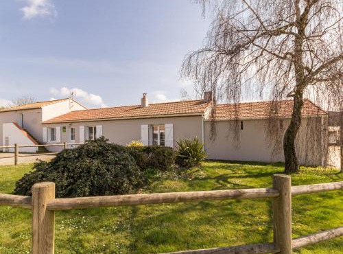 Gîte rénové près de la mer avec jardin clos, cheminée, Wifi et équipements bébé inclus. - FR-1-306-879