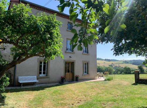 Gîte rénové campagne chic, 6 chambres pour 13 pers., jardin, terrasse, Haute-Loire - FR-1-582-527