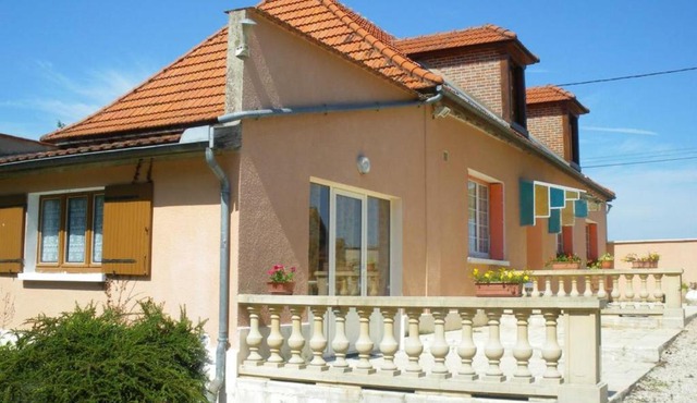 Gîte Saint-Remy-sous-Barbuise, 3 pièces, 5 personnes - FR-1-543-77