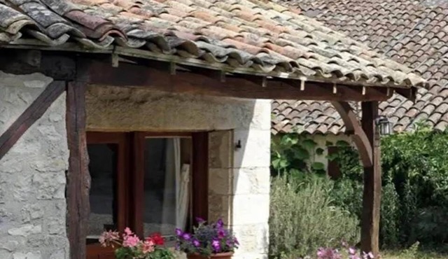 Gîte Saint-Cirq-Lapopie 5 pers, stone house, enclosed garden