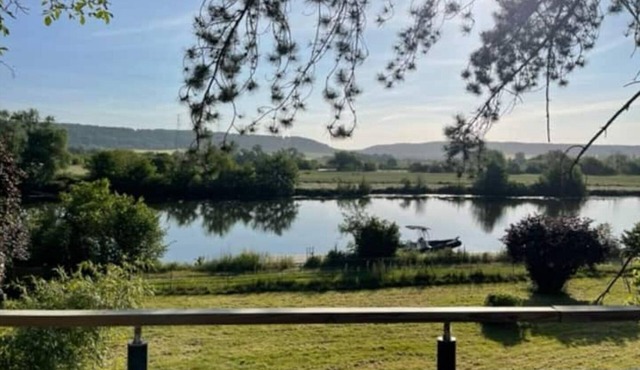 Gîte Seine & Nature Chalet Atypique Avec vue Imprenable sur la Seine