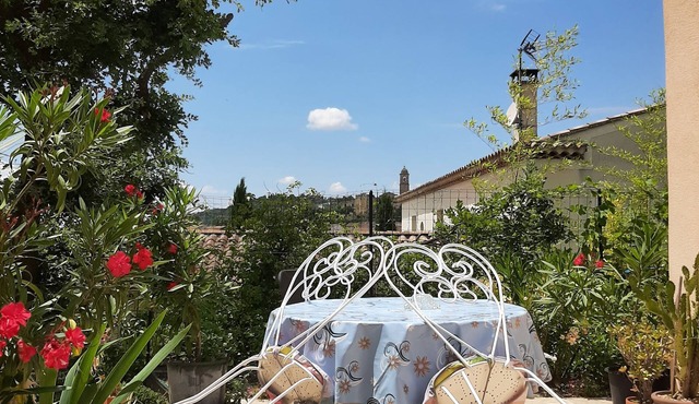 Gîte sous le Chêne Vert/Ideal for cyclists and hikers/Free private parking