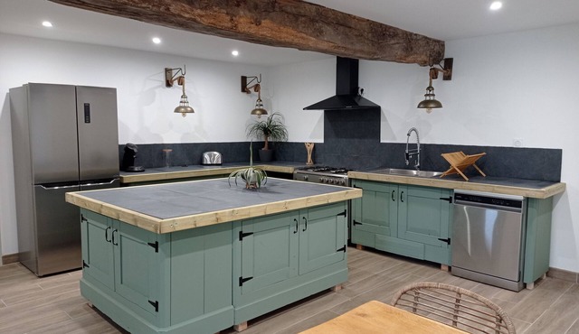 Gîte Spacieux Oust Au Lit de 8 à 14 Personnes