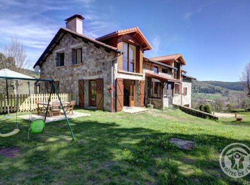 Gîte spacieux avec cheminée et terrasse en forêt, animaux acceptés - FR-1-496-280