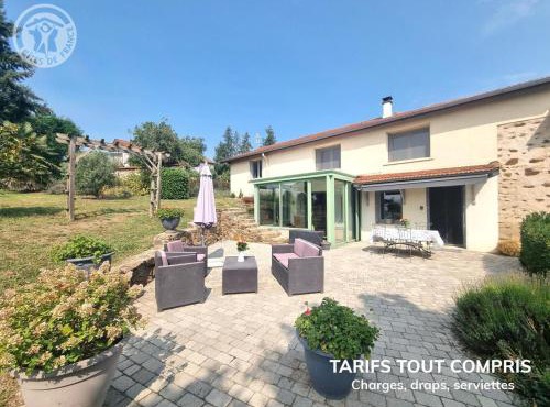 Gîte spacieux avec jardin et terrasse à Saint-Galmier - FR-1-496-300