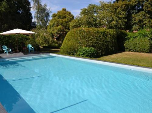Gîte spacieux avec piscine chauffée, wifi et tennis au bord de la Loire - FR-1-590-97