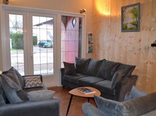 Gîte spacieux avec terrasse, 3 chambres, équipements bébé, à 16 km de Gérardmer - FR-1-589-23