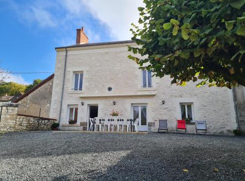 Gîte spacieux près du zoo de Beauval avec cour privative, terrasse, et équipements complets - FR-1-591-371