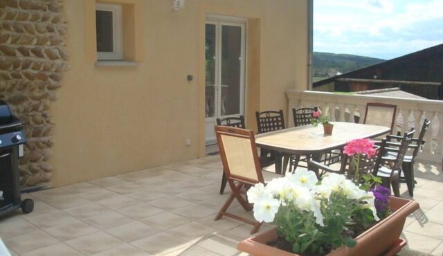 GîTE SPACIOUS, COMFORTABLE, QUIET IN THE HEART OF THE HILLS