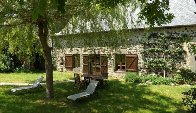 Gîte ST Saturnin, Cézallier, Monts du Cantal, Santoire Valley