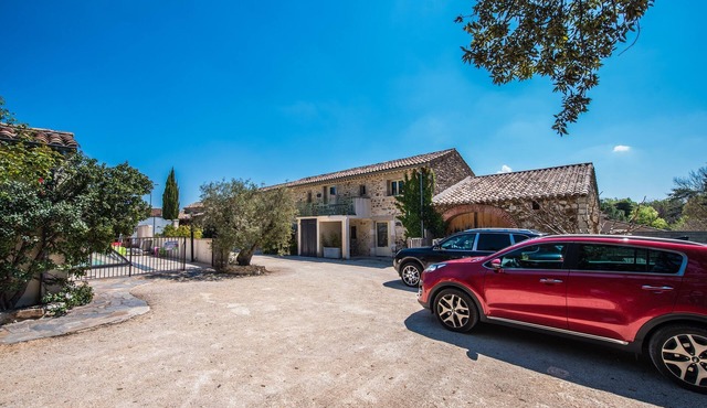 Gîte Standing Dans un mas Avec Piscine Balnéo