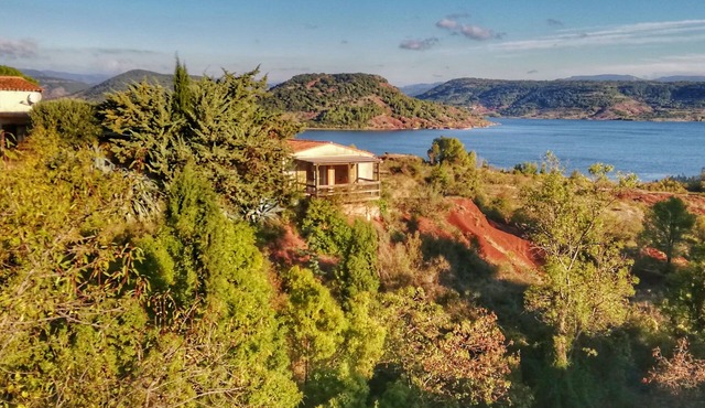 Gîte "tilo" Dans Propriété Face au Lac du Salagou