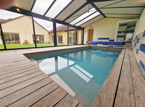 Gîte Tourangelle avec Piscine Intérieure, Wifi, Jardin - FR-1-381-619
