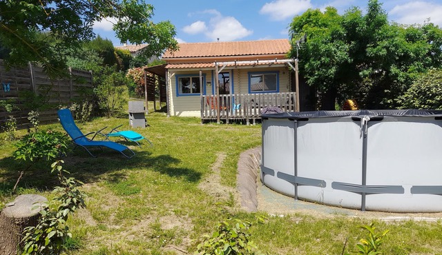 Gîte Tout Confort Avec Piscine et Jardin Privé à la Campagne