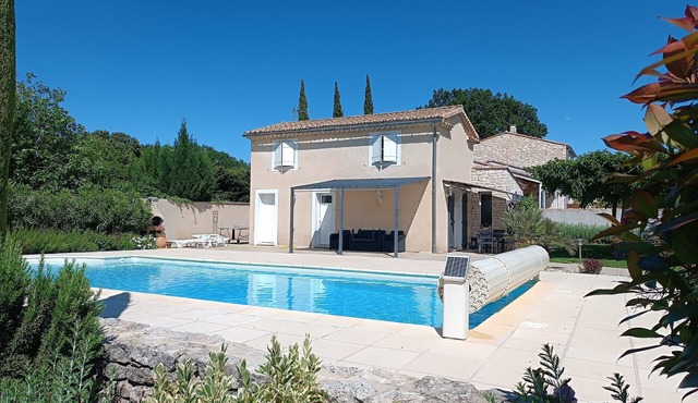 Gîte with heated pool in Drôme provençale (Grignan area)