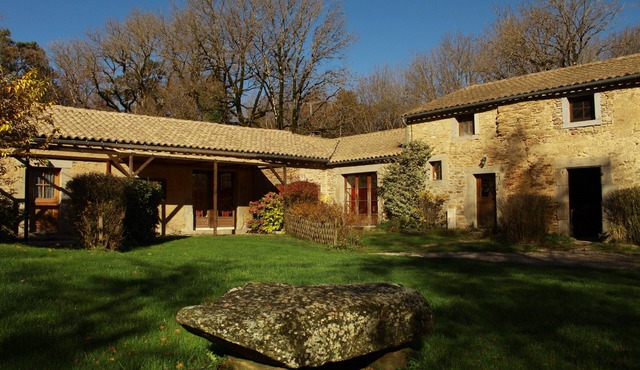 Gîtes de Belmas ... nature and culture (apple!)