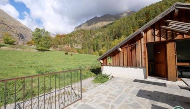 Gîtes de la Lame - La Grange : Comfort and Charm in the Parc des Écrins