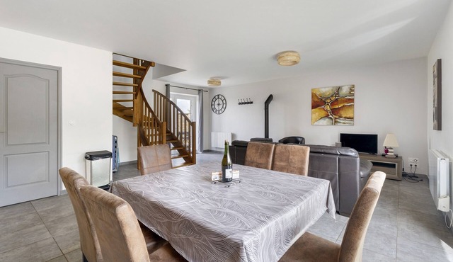 Gîtes des Lacs – L'oranger: Shared Pool, Sauna & Jacuzzi, Private Terrace, Wi-Fi