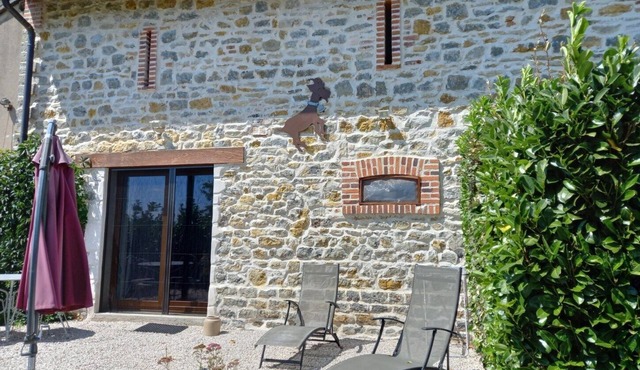 Gîtes des Tissiers along the Canal Latéral à la Loire