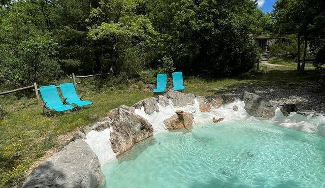 Gîtes du Rocher Roux - Chalet aux Volets Bleus