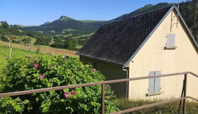 Gîtes Entre Salers et le puy Mary Dans le Cantal