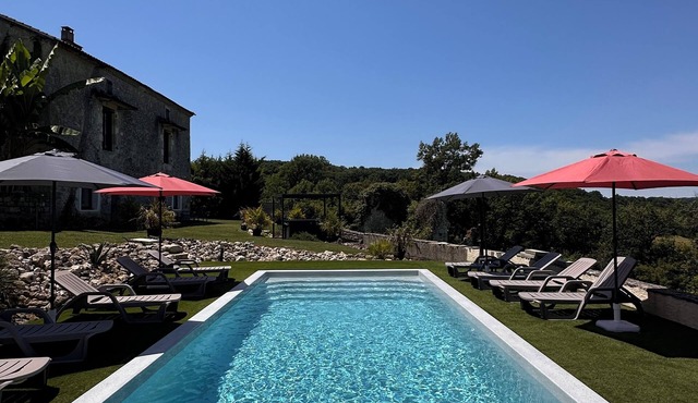 Gîtes le Founil des Moines »Le Chai »espace Piscine et spa Naturiste