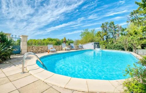 Gîtes spacieux en Dordogne avec piscine partagée et jardin 140 m²
