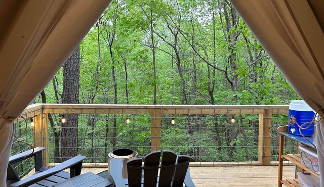 G-6 Glamp in Bohamia - 268 acre forest retreat