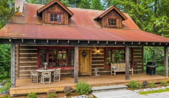 G-Bar-N Ranch Pendleton Log Home