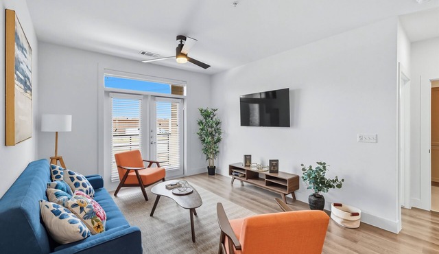 G001 Spacious 2B Condo w/Pool&Gym by Traveller's Comfort in Downtown Fort Worth