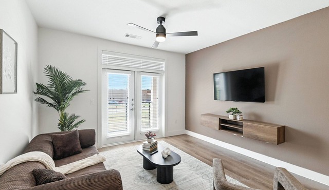 G101 Cozy & Stylish 1BD Near Stockyards Resort Style Amenities, Golf Sim