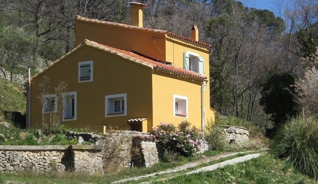 G3098 - Montferrat - Gîte