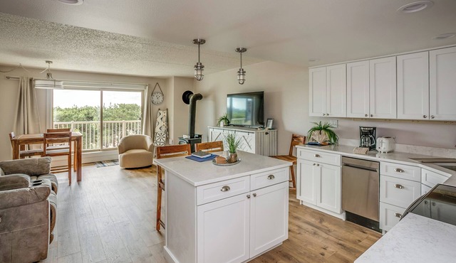 G605 - First Floor Gearhart House No Cleaning Fees