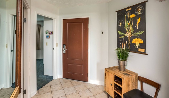 G665 3rd Floor, 1 bedroom PET FRIENDLY, No Cleaning Fees