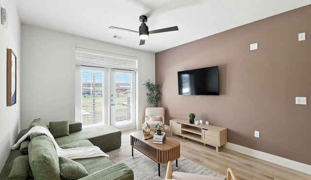 G95 Bright Condo W/Gym & Pool by Traveller's Comfort in Downtown Fort Worth